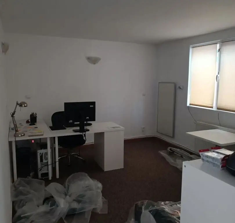 Vand vila spatiu comercial 200m