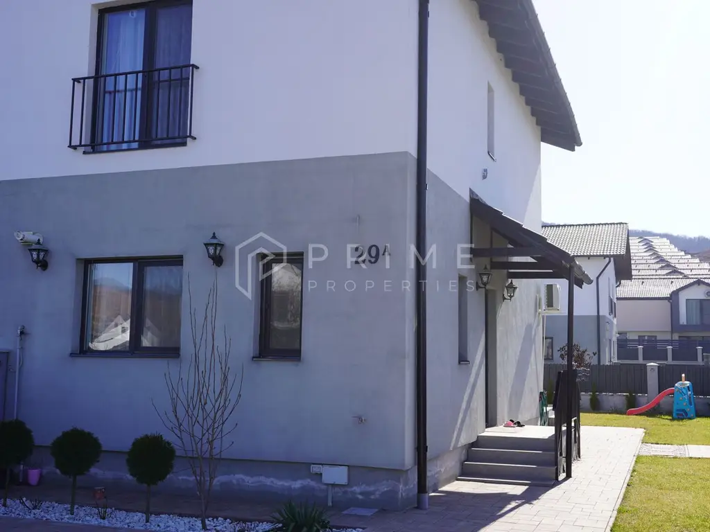 Casă tip duplex complet amenajată si mobilată