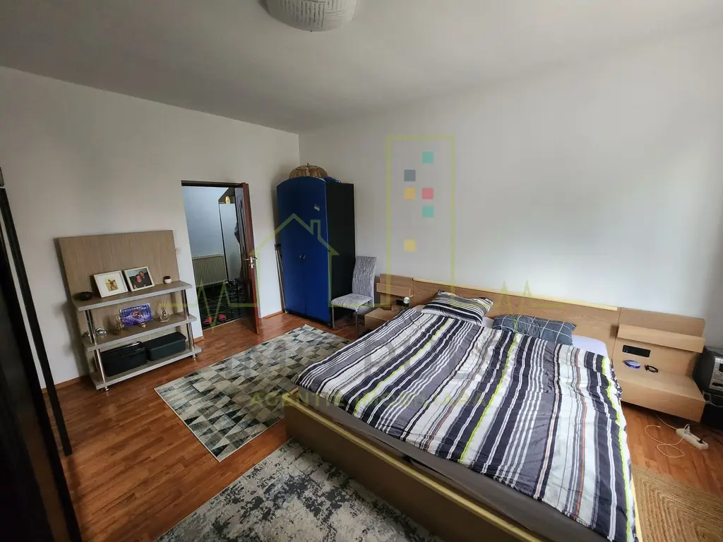 2 apartamente in curte. 636 mp curte