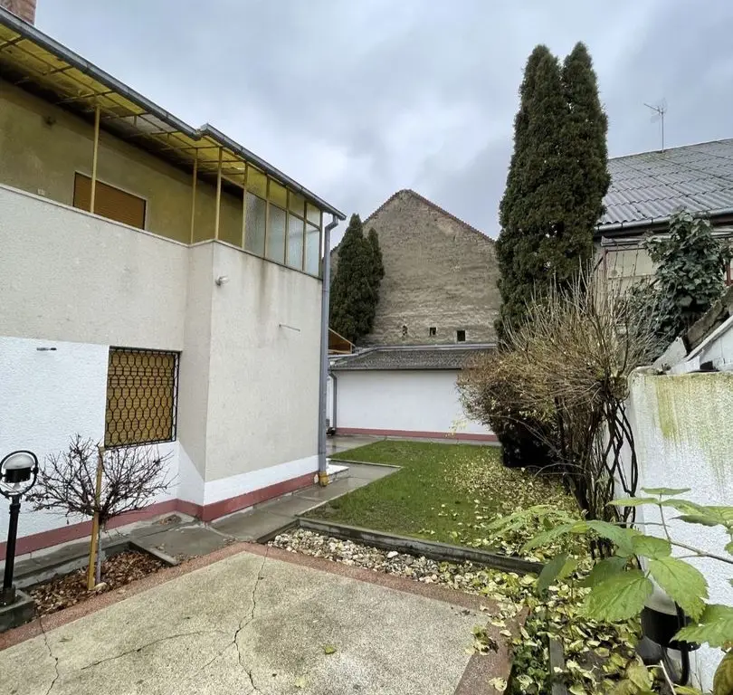 BRASADAS vinde casa cu 3 cam și teren 3 ari zona TITULESCU.