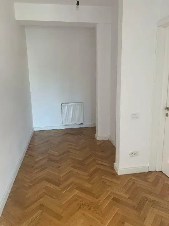 Casa individuala langa lacul Straulesti cu mutare imediata. Direct proprietar