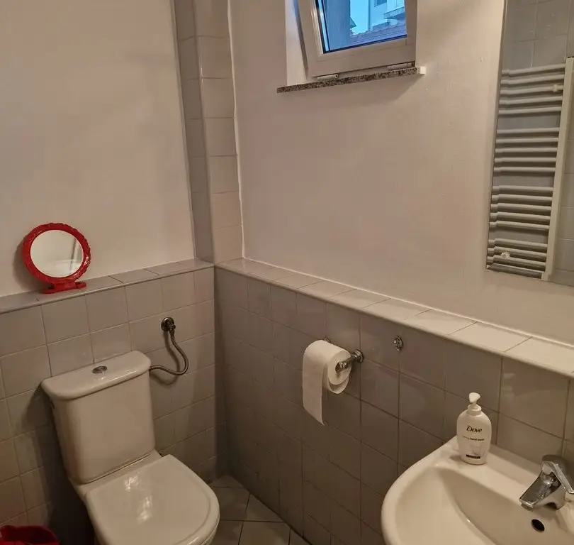 Ag BRASADAS închiriază ap 2 cam 86mp Etaj 2/3 zona ROMANA.