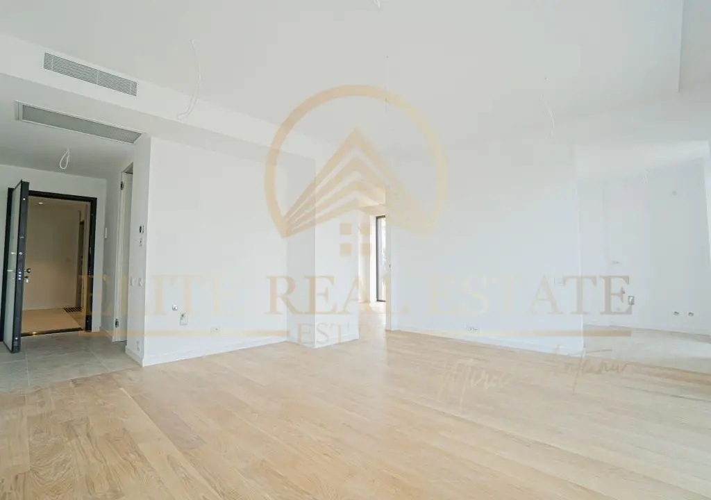 Stațiunea Mamaia - Vânzare apartament cu 4 camere, 3 bai cu vedere la lac.