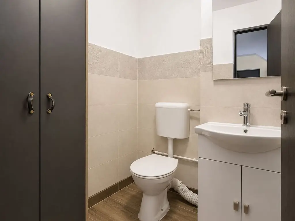 Apartament cu 3 cam complet renovat, 74 mp, 2 băi, Complex Studentesc