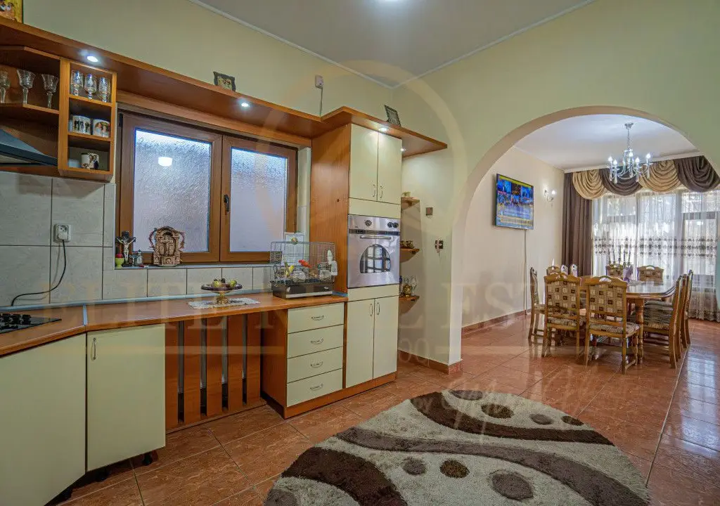 Agigea - Vila D+P+1E+M pe un teren de 772 mp cu o deschidere de 21,46 m.