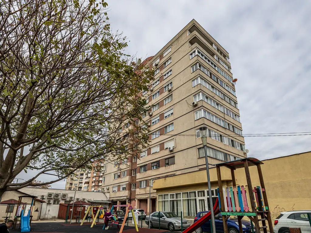 PREȚ REDUS! Apartament mobilat, cu 2 camere,în Piața Spitalului.