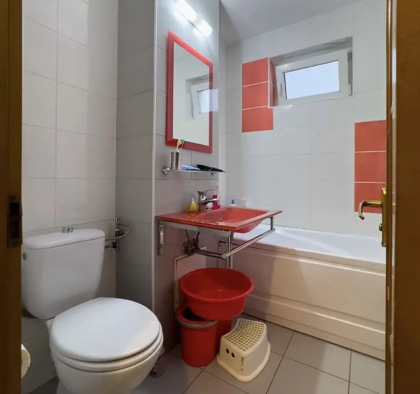 Apartament 2 camere decomandat, renovat,mobilat,utilat,centrala