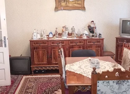 BRASADAS vinde ap 3 cam în casă - zona Botizului.
