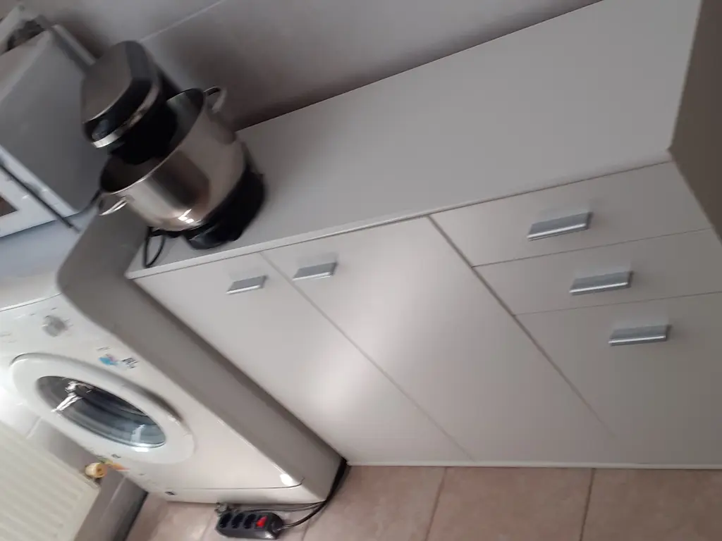 Vand ap 2 camere la cheie zona Intim