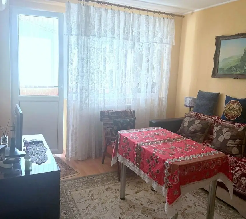 De vanzare apartament 2 camere, Mazepa 1, 64.000 Euro