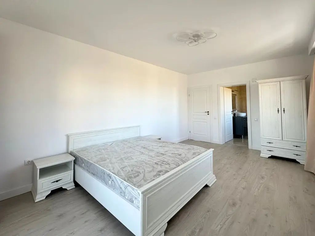Vânzare casă 5 camere nouă elegantă și spațioasă în Hărman
