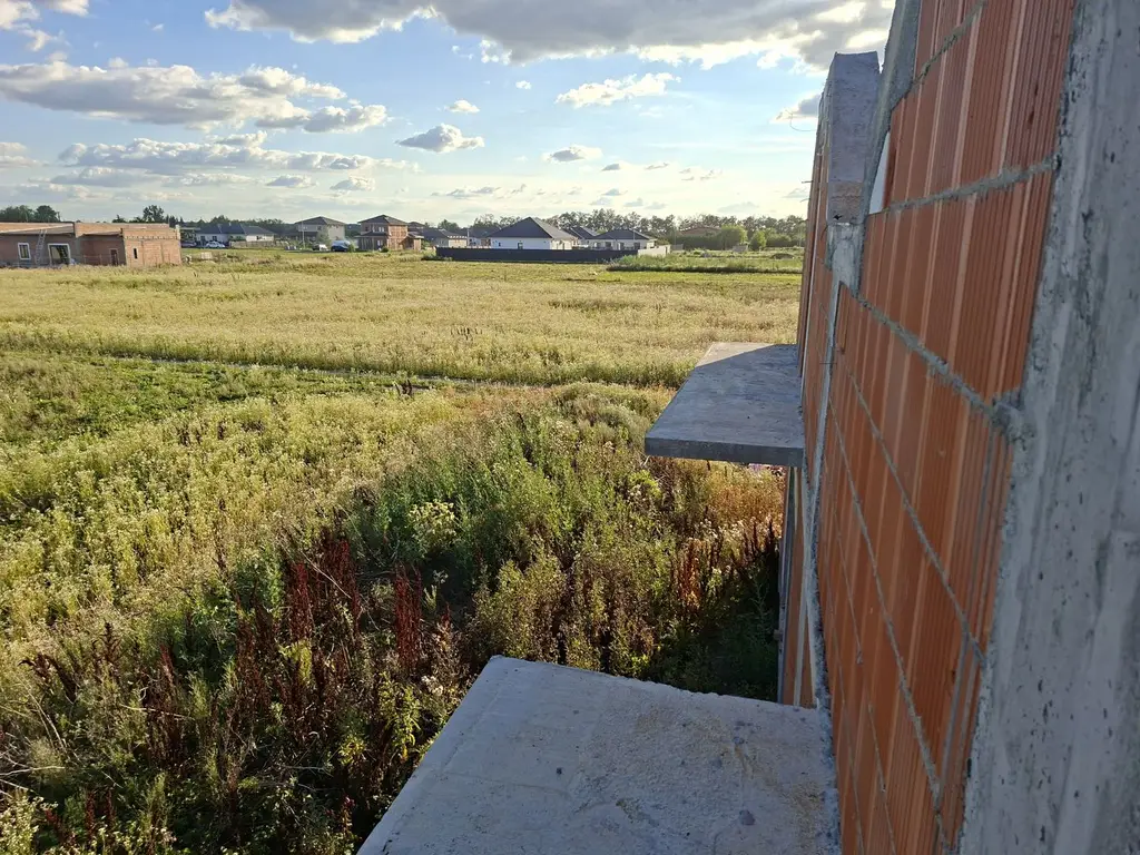 BRASADAS vinde casa in constructie de tip DUPLEX in Odoreu.