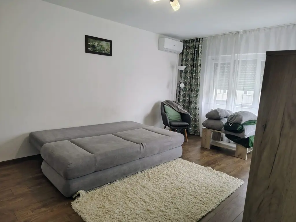 De inchiriat: apartament, 2 camere Oradea. 340 E/luna. Comision 50%