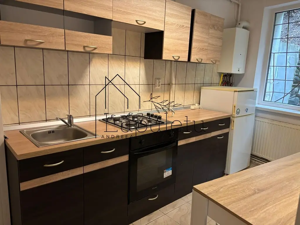Apartament Spațios de Inchiriat | 3 Camere  | 80 MPU | Zona 0