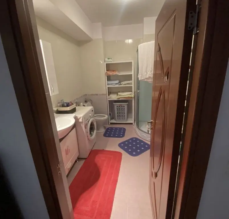 Apartament 3 camere Strada Rodnei