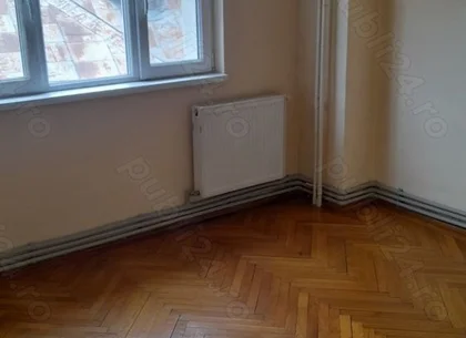 De vanzare ap 4 camere decomandat blv.Dacia