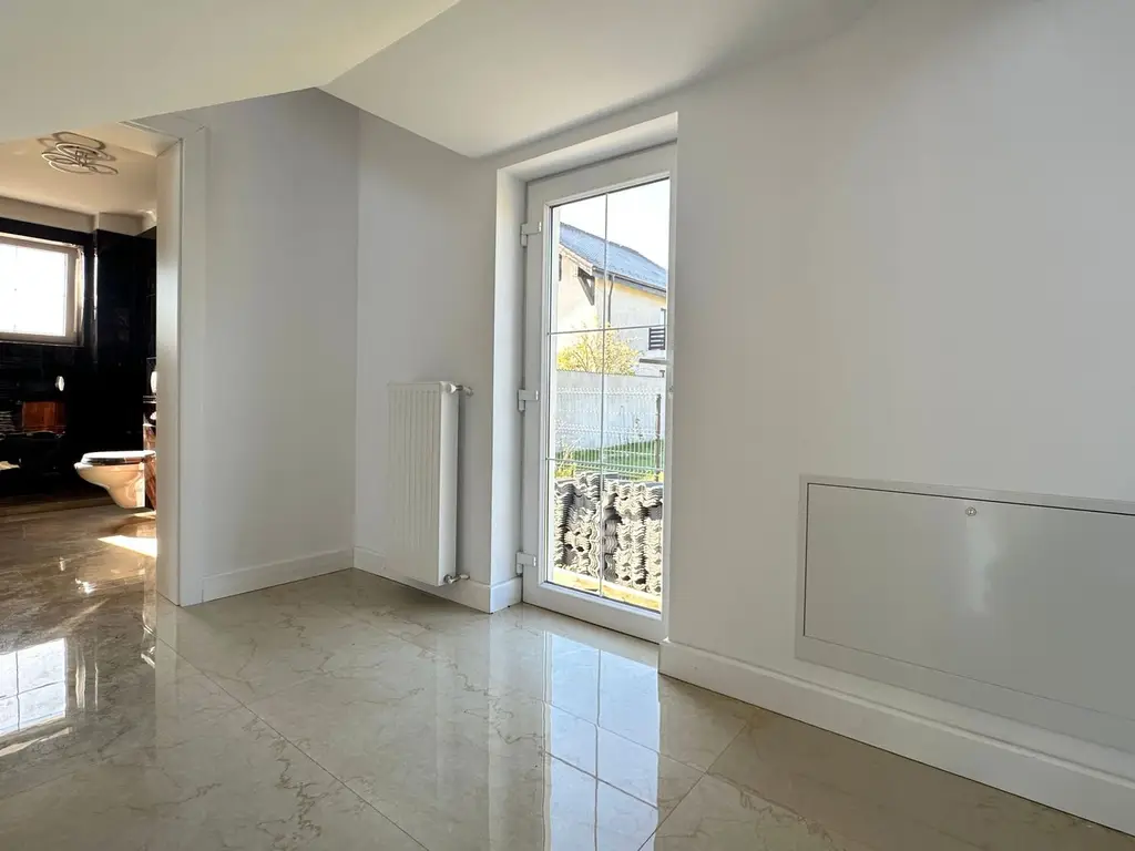 Vânzare casă 5 camere nouă elegantă și spațioasă în Hărman