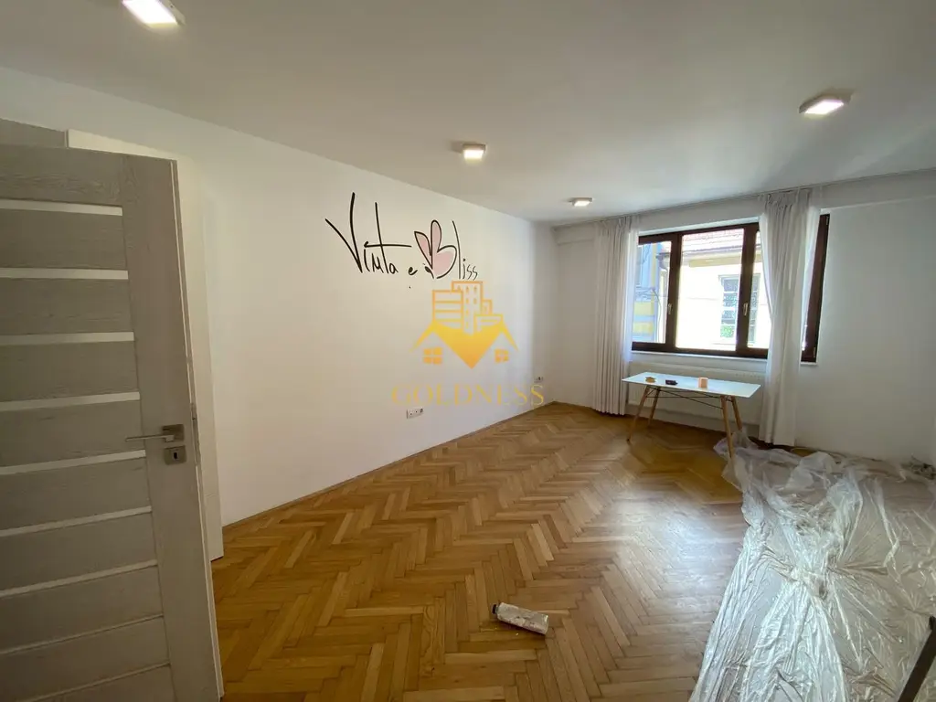 Spatiu birou/aparatament, 3 camere, decomandate, Eroilor Zona Teatru