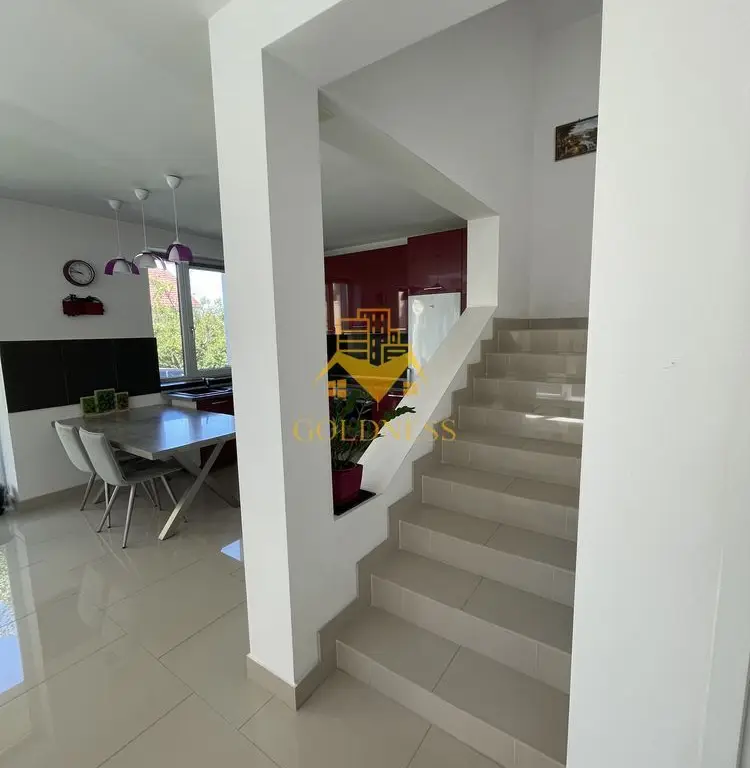 Duplex/Casa, Europa, Eugen Ionesco, Frunzișului, Observatorului, Garaj
