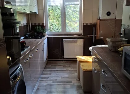 Apartament 4 camere, decomandat, 80.94 mp