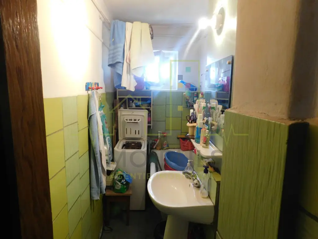 4 camere la pret de 3. Pozitie excelenta.