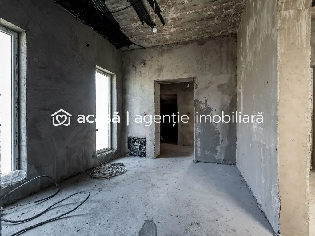 Casă nouă cu etaj semifinalizată, zonă liniștită în Aradul Nou