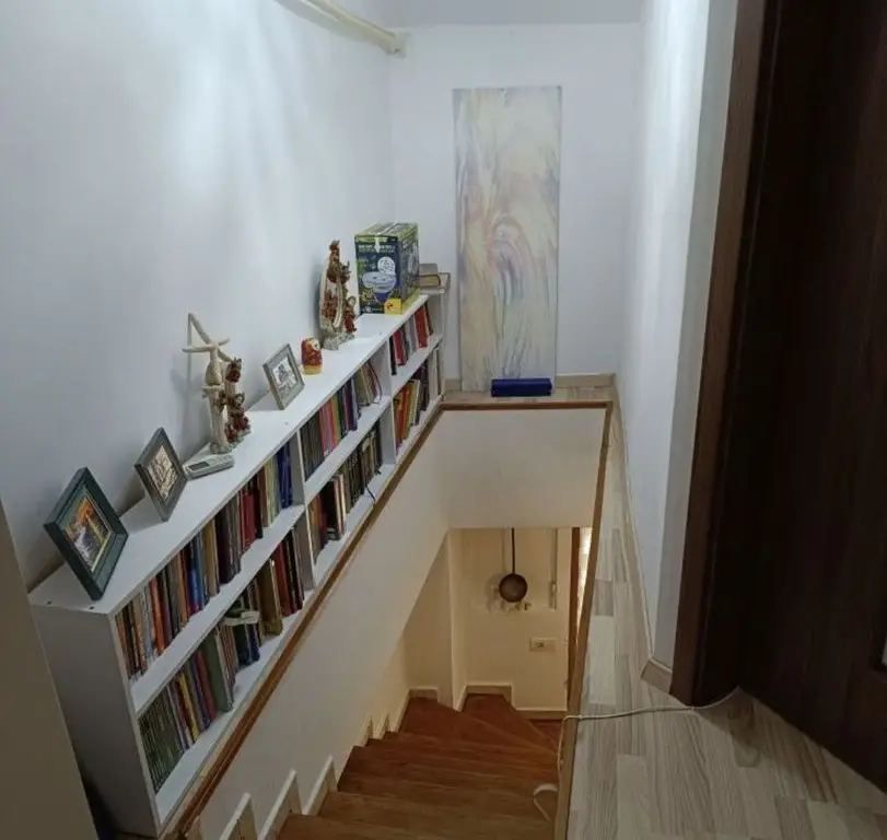 Ap mic si cochet in Piata Ovidiu