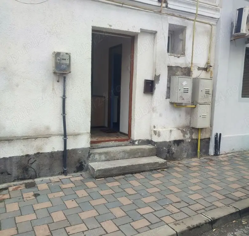 Spatiu com zona Palas str sf Andrei