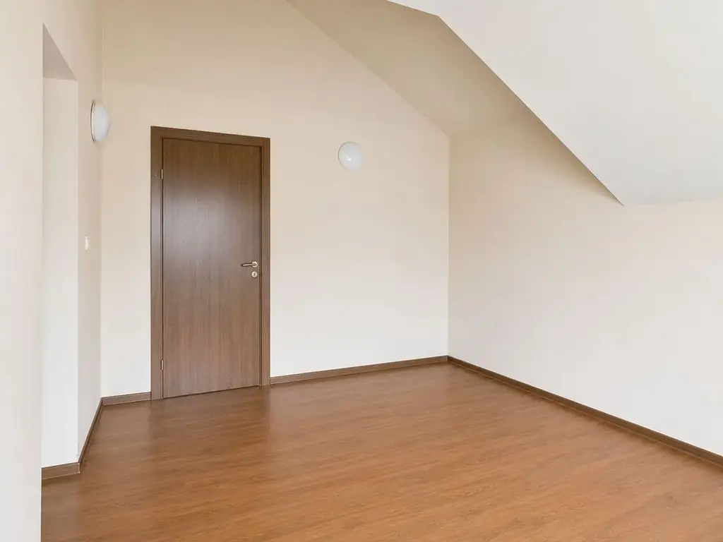 Casă individuală spațioasă cu teren de 987 mp | Ideală pentru locuință