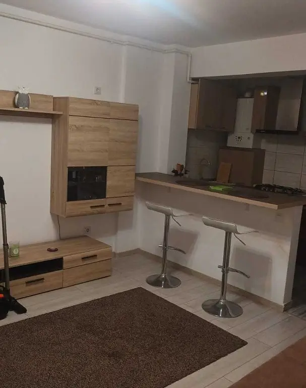 Proprietar inchiriez apartament 2 camere