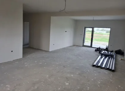 Vand casa Strada Odoreului,cartier Giulia!