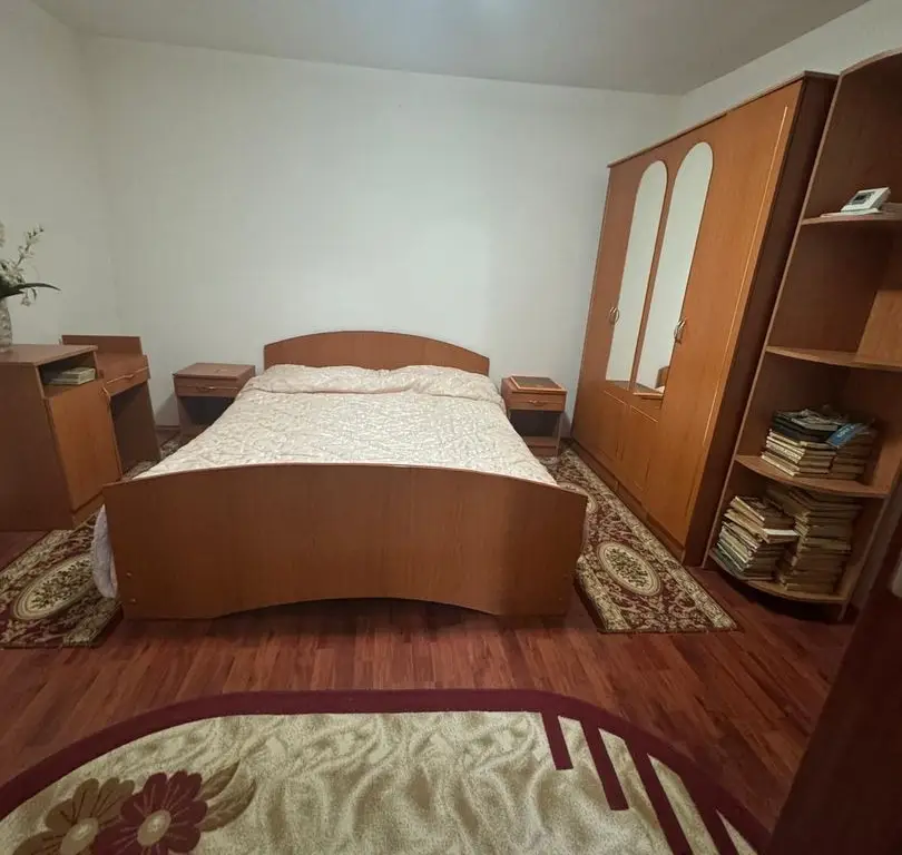 Casă de vânzare pe strada Sabarului
