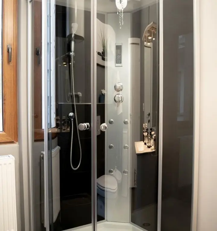 Universitate apartament 5 camere 220 mp de inchiriat