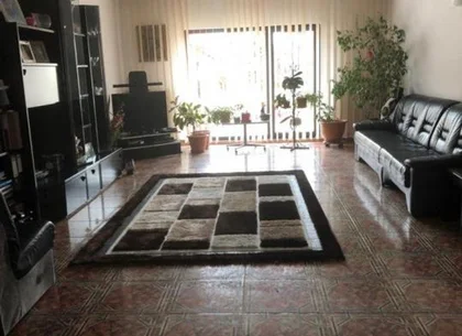Afumati vila 8 camere , teren 1300 mp , piscina