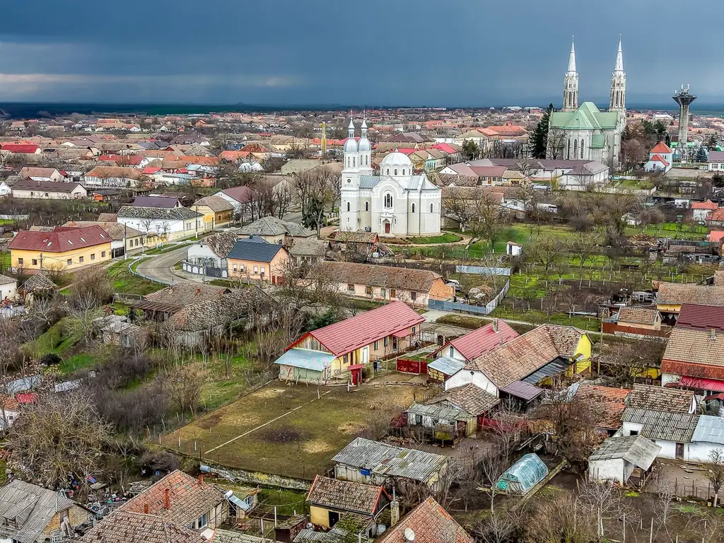 Casă în Vinga – restaurată Integral 2025 | 3 camere | utilități