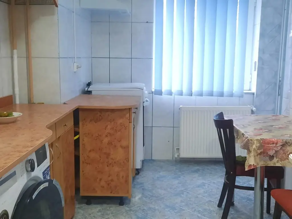 De inchiriat apartament cu 2 camere, Tiglina 2, et. 1, 350 euro