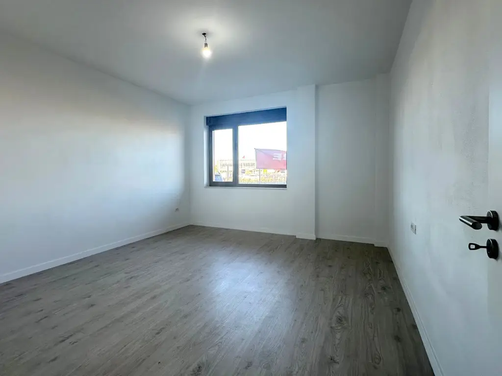 Apartament tip studio de vânzare lângă Paradisul Acvatic cu parcare si boxa