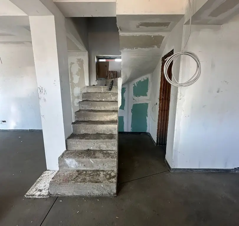 Casă single P+1+M de vânzare în Otopeni