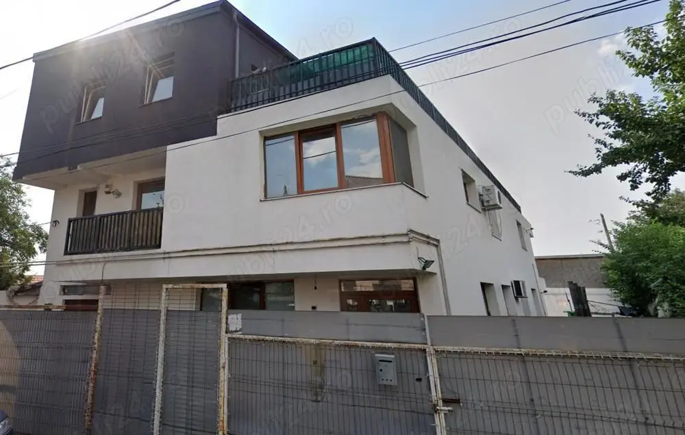 BLOC cu 3 apartamente de 2 camere si 3 garsoniere, DECOMANDATE
