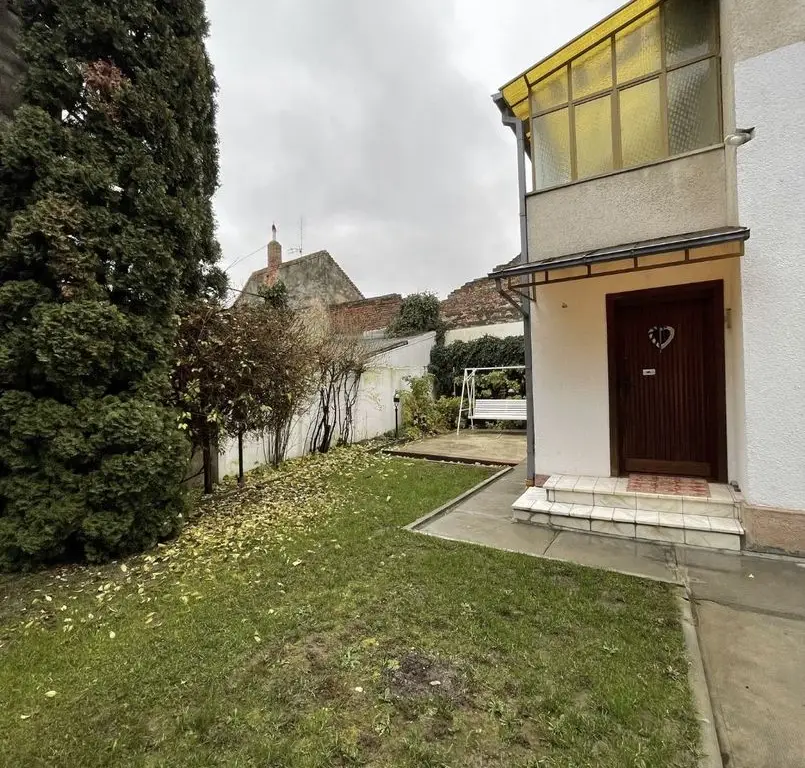 BRASADAS vinde casa cu 3 cam și teren 3 ari zona TITULESCU.
