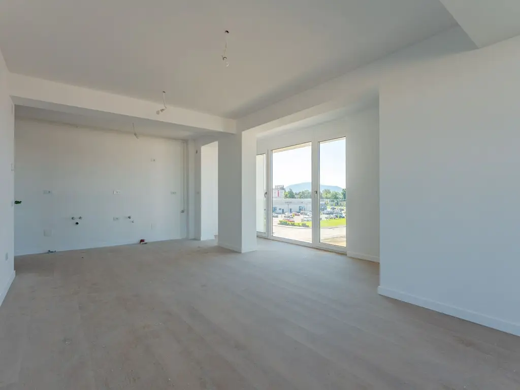 Apartament modern cu 2 camere și balcon generos | Zona Bartolomeu