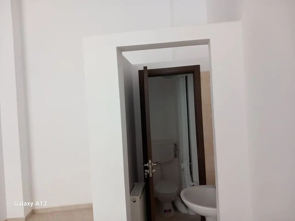 BRASADAS închiriază spatiu comercial RENOVAT Lipscani 120mp.