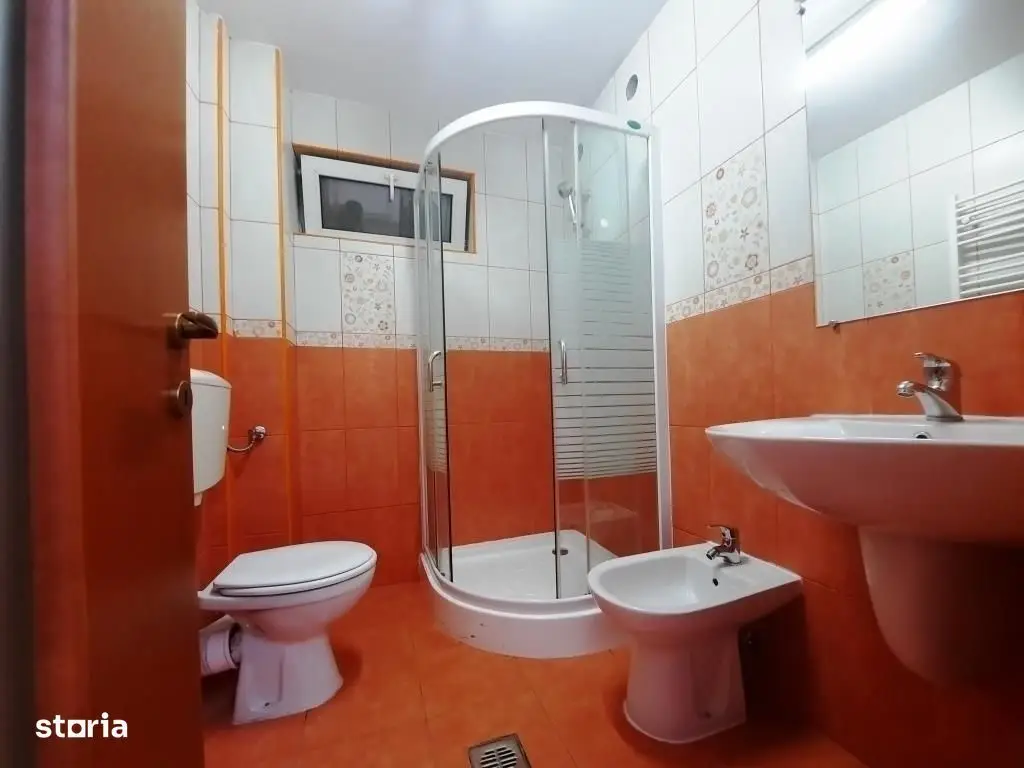 Duplex P+1 in bloc 2013 in Precupetii Vechi nr 65, 4 camere, curte