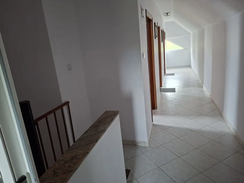 BRASADAS vinde casa individuala 9 cam in Bercu Rosu.