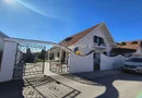 Casa perfectă pentru familie – curte, foișor cu grătar și garaj triplu