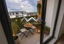 Apartament 2 camere Otopeni central | parcare subterană + bucătărie închisă