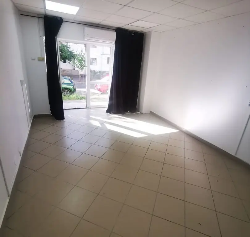Spatiu comercial de vanzare – 75 mp, parter, Siderurgistilor Vest