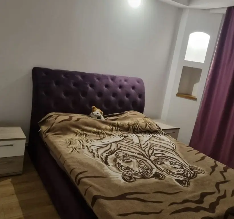 Vand sau schimb apartament 3 camere