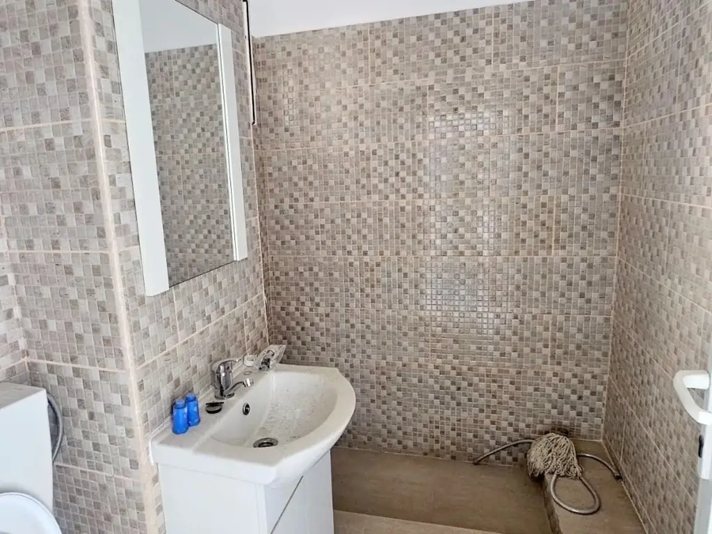 De vanzare apartament cu 2 camere, renovat, etaj9, Viziru 3, 43.000 euro