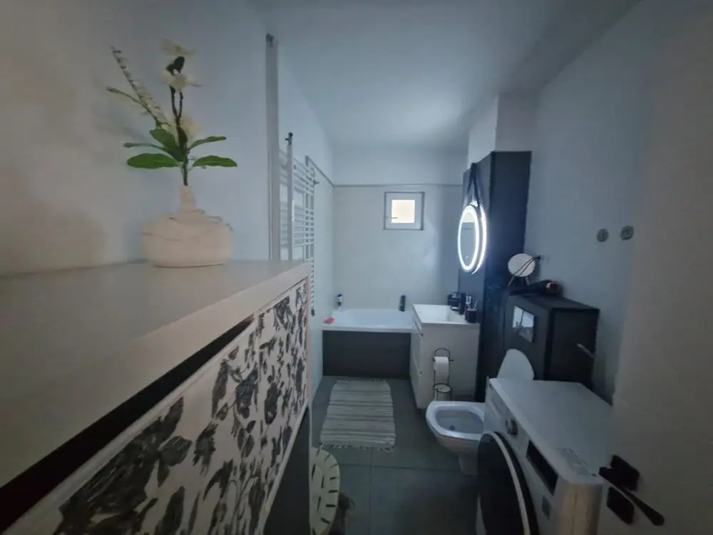 Apartament 4 camere, Dna Ghica